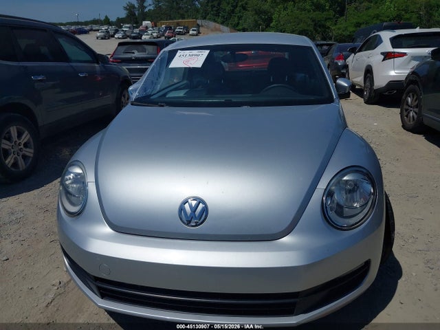 2015 Volkswagen Beetle 1.8t მანქანა იყიდება აუქციონზე, vin: 3VWJ17AT8FM642827, აუქციონის ნომერი: 45130907