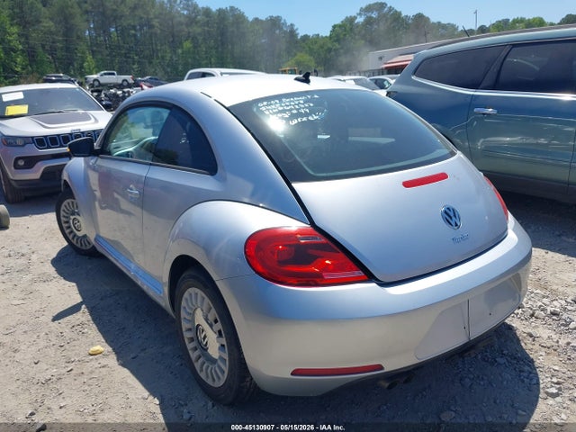 2015 Volkswagen Beetle 1.8t მანქანა იყიდება აუქციონზე, vin: 3VWJ17AT8FM642827, აუქციონის ნომერი: 45130907