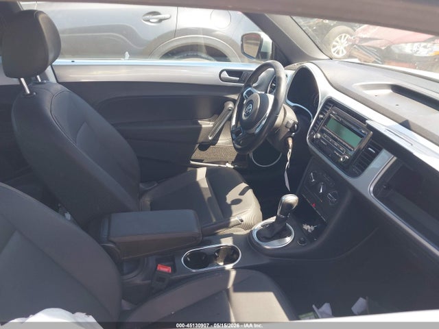 2015 Volkswagen Beetle 1.8t მანქანა იყიდება აუქციონზე, vin: 3VWJ17AT8FM642827, აუქციონის ნომერი: 45130907
