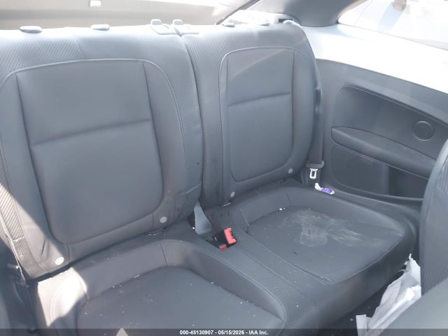 2015 Volkswagen Beetle 1.8t მანქანა იყიდება აუქციონზე, vin: 3VWJ17AT8FM642827, აუქციონის ნომერი: 45130907