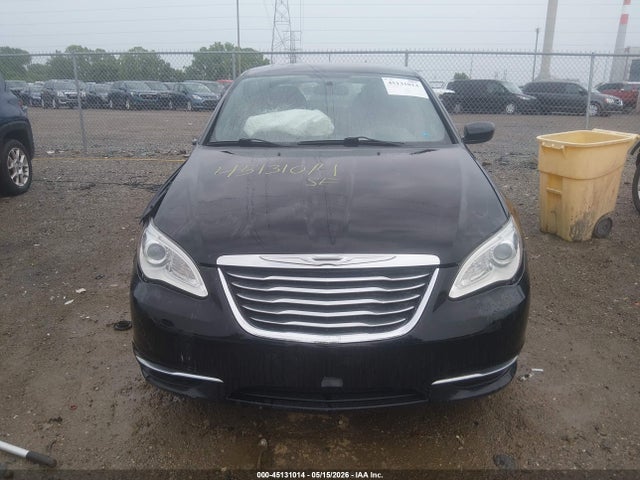45131014 :رقم المزاد ، 1C3CCBBB0DN570558 vin ، 2013 Chrysler 200 Touring مزاد بيع