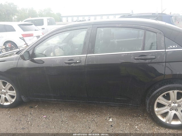 45131014 :رقم المزاد ، 1C3CCBBB0DN570558 vin ، 2013 Chrysler 200 Touring مزاد بيع