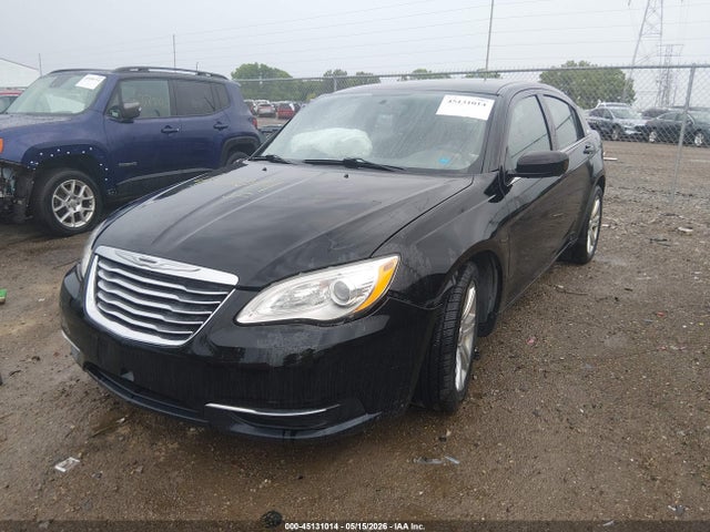 45131014 :رقم المزاد ، 1C3CCBBB0DN570558 vin ، 2013 Chrysler 200 Touring مزاد بيع