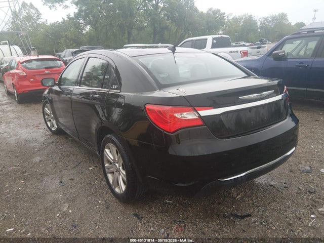 45131014 :رقم المزاد ، 1C3CCBBB0DN570558 vin ، 2013 Chrysler 200 Touring مزاد بيع