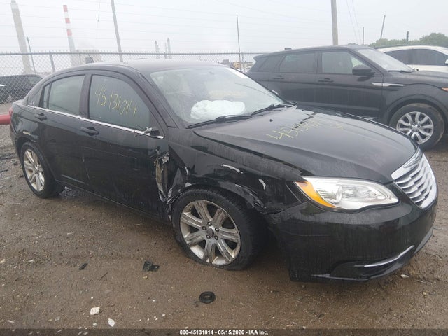 45131014 :رقم المزاد ، 1C3CCBBB0DN570558 vin ، 2013 Chrysler 200 Touring مزاد بيع
