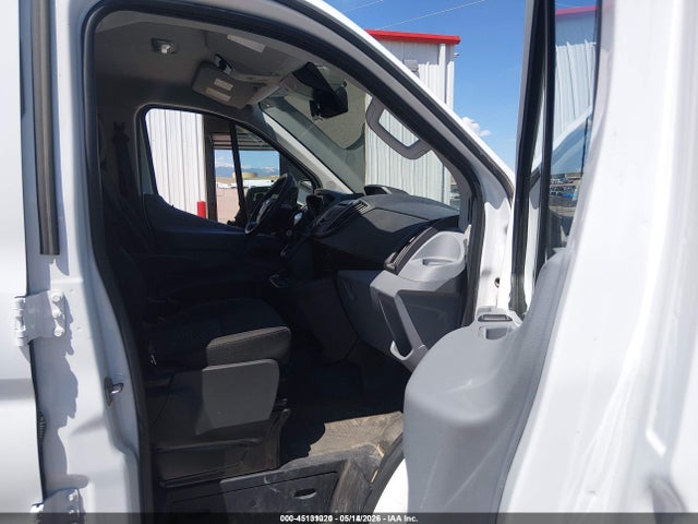 45131020 :رقم المزاد ، 1FTYE1ZM3KKA26986 vin ، 2019 Ford Transit-150 مزاد بيع