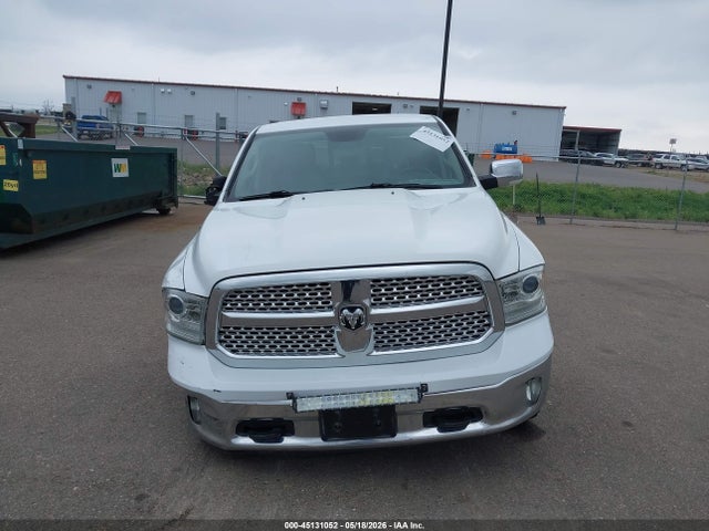 1C6RR7VT7JS218135 RAM 1500 Laramie 4x4 6&#039;4 Box