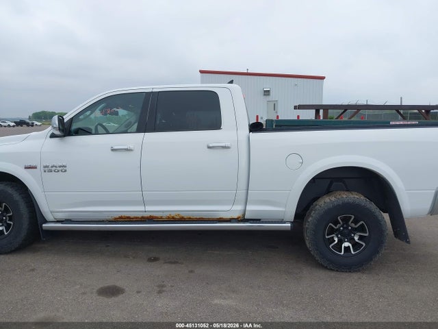 1C6RR7VT7JS218135 RAM 1500 Laramie 4x4 6&#039;4 Box