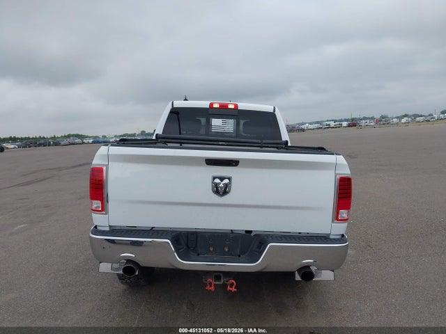 1C6RR7VT7JS218135 RAM 1500 Laramie 4x4 6&#039;4 Box