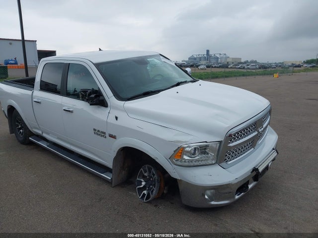 1C6RR7VT7JS218135 RAM 1500 Laramie 4x4 6&#039;4 Box