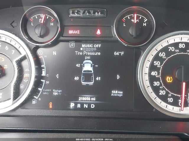 1C6RR7VT7JS218135 RAM 1500 Laramie 4x4 6&#039;4 Box