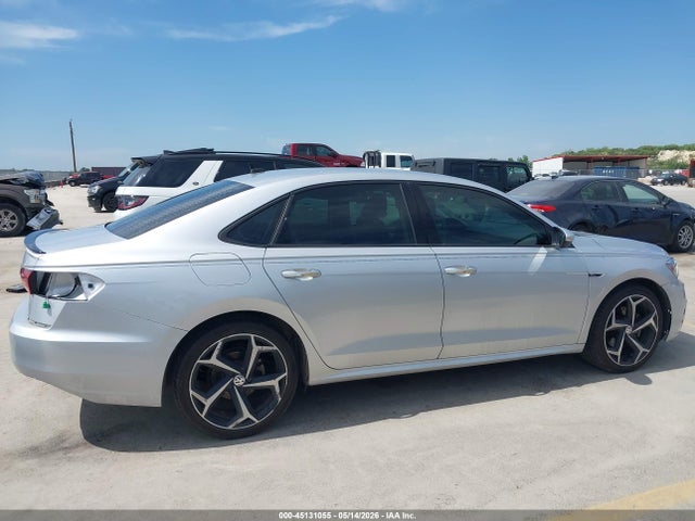 Продаж на аукціоні авто 2020 Volkswagen Passat 2.0t R-line, vin: 1VWMA7A37LC016874, номер лоту: 45131055