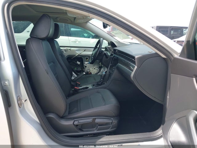 Продаж на аукціоні авто 2020 Volkswagen Passat 2.0t R-line, vin: 1VWMA7A37LC016874, номер лоту: 45131055