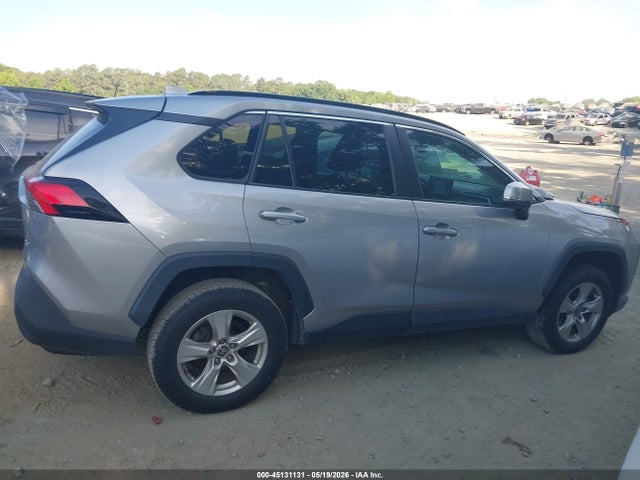 2021 Toyota Rav4 Xle მანქანა იყიდება აუქციონზე, vin: 2T3W1RFV1MC163838, აუქციონის ნომერი: 45131131