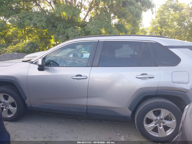 2021 Toyota Rav4 Xle მანქანა იყიდება აუქციონზე, vin: 2T3W1RFV1MC163838, აუქციონის ნომერი: 45131131