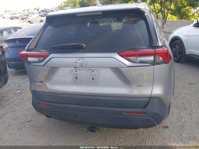 2021 Toyota Rav4 Xle მანქანა იყიდება აუქციონზე, vin: 2T3W1RFV1MC163838, აუქციონის ნომერი: 45131131