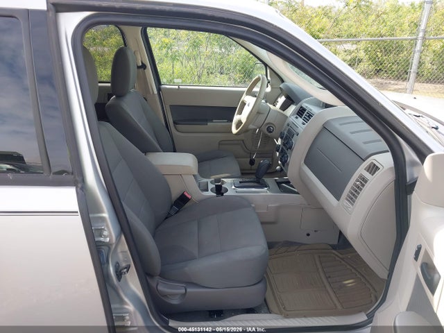 2009 Ford Escape Xlt მანქანა იყიდება აუქციონზე, vin: 1FMCU93G39KA95018, აუქციონის ნომერი: 45131142