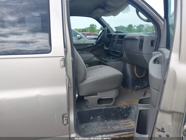 2004 Chevrolet Express მანქანა იყიდება აუქციონზე, vin: 1GAHG39U941202771, აუქციონის ნომერი: 45131204
