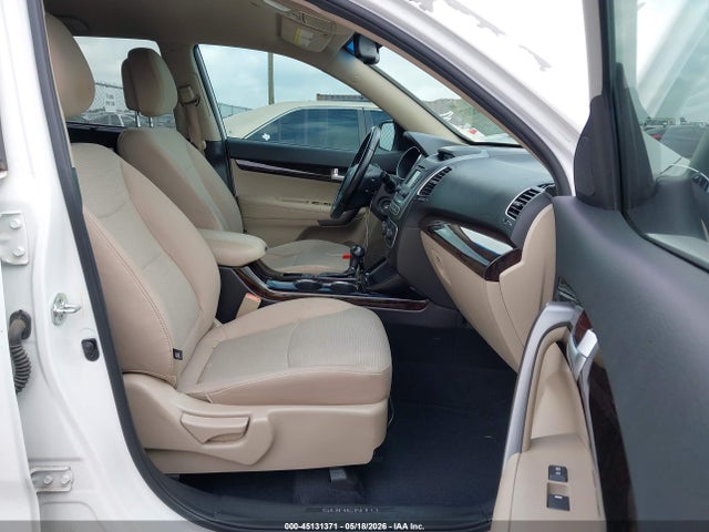 5XYKT4A73FG642119 KIA Sorento Lx V6