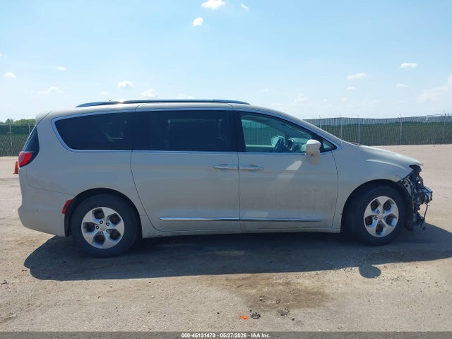 Продажа на аукционе авто 2017 Chrysler Pacifica Touring-l Plus, vin: 2C4RC1EG2HR577169, номер лота: 45131479