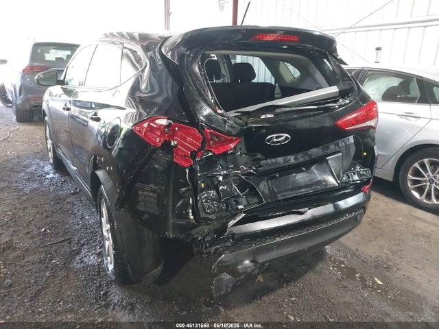 45131568 :رقم المزاد ، KM8J23A49HU386726 vin ، 2017 Hyundai Tucson Se مزاد بيع