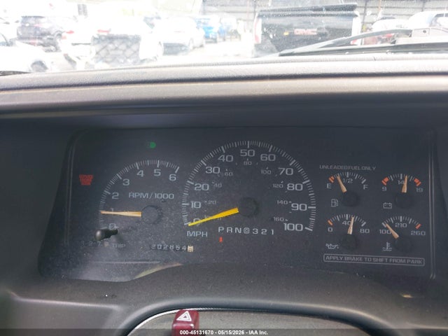 Aukcja sprzedaży 1998 Chevrolet C1500 Fleetside, vin: 2GCEC19R8W1153565, numer aukcji: 45131670
