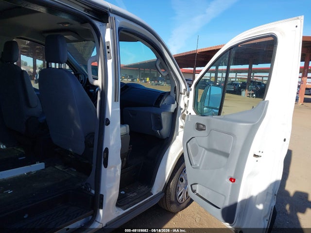 45131682 :رقم المزاد ، 1FTNE1YM3FKA14153 vin ، 2015 Ford Transit-150 مزاد بيع