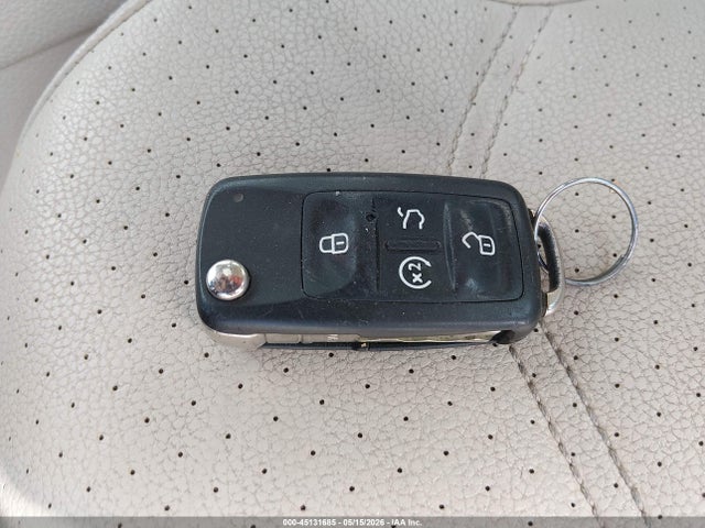 1VWGT7A39HC030385 Volkswagen Passat 1.8t Se