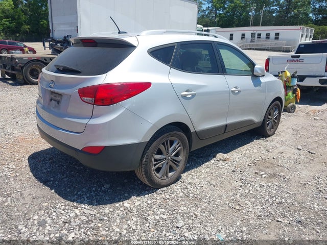 KM8JU3AG6FU049965 Hyundai TUCSON SE