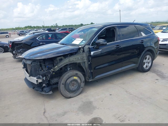 KIA SORENTO LX 2021 5XYRG4LC3MG021151 Image 2