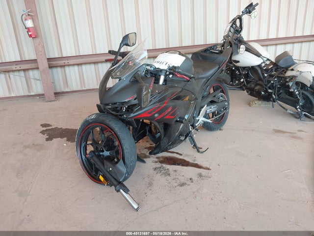 45131697 :رقم المزاد ، MH3RH06Y7HK017005 vin ، 2017 Yamaha Yzfr3 مزاد بيع