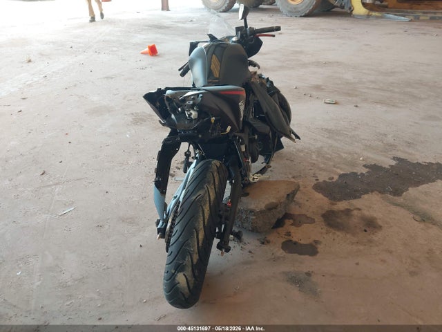45131697 :رقم المزاد ، MH3RH06Y7HK017005 vin ، 2017 Yamaha Yzfr3 مزاد بيع