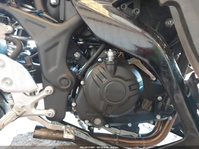 45131697 :رقم المزاد ، MH3RH06Y7HK017005 vin ، 2017 Yamaha Yzfr3 مزاد بيع