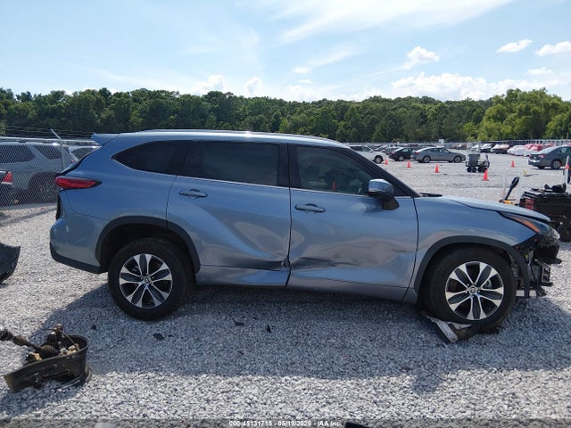 5TDGZRAH8NS114376 Toyota Highlander Xle