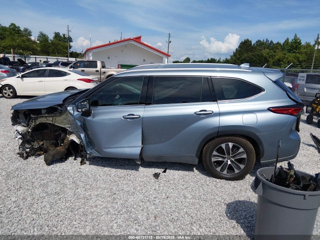 5TDGZRAH8NS114376 Toyota Highlander Xle