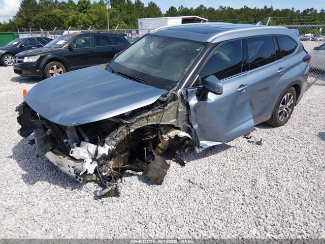 5TDGZRAH8NS114376 Toyota Highlander Xle