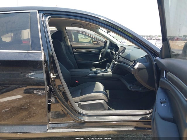 45131775 :رقم المزاد ، 1HGCV1F11LA032153 vin ، 2020 Honda Accord Lx مزاد بيع