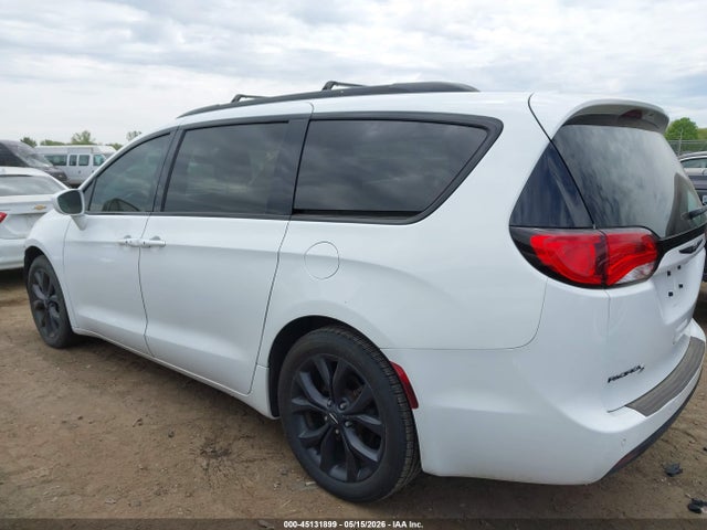 Продажа на аукционе авто 2019 Chrysler Pacifica Touring L, vin: 2C4RC1BG5KR668240, номер лота: 45131899