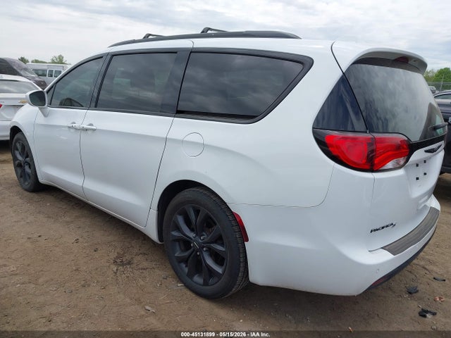 Продажа на аукционе авто 2019 Chrysler Pacifica Touring L, vin: 2C4RC1BG5KR668240, номер лота: 45131899