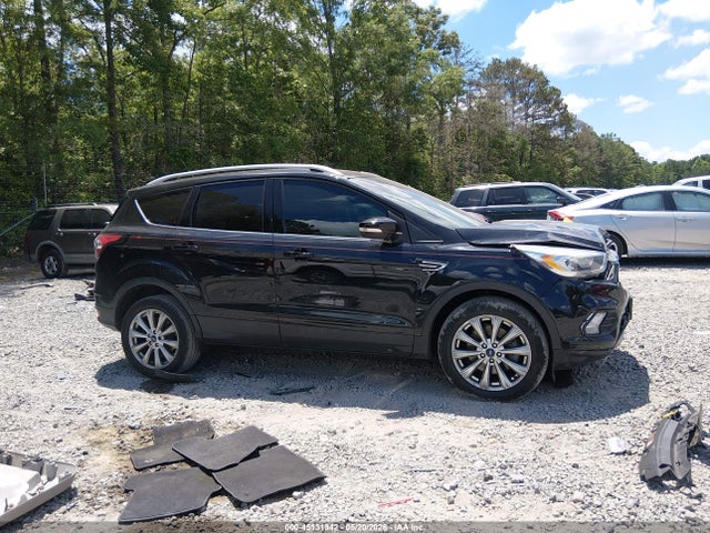 2017 Ford Escape Titanium მანქანა იყიდება აუქციონზე, vin: 1FMCU9J94HUC13455, აუქციონის ნომერი: 45131942