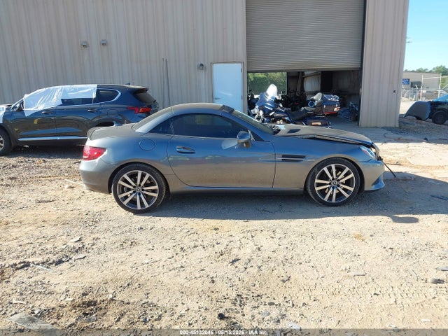 45132046 :رقم المزاد ، WDDPK3JA7JF153075 vin ، 2018 Mercedes-benz Slc 300 مزاد بيع