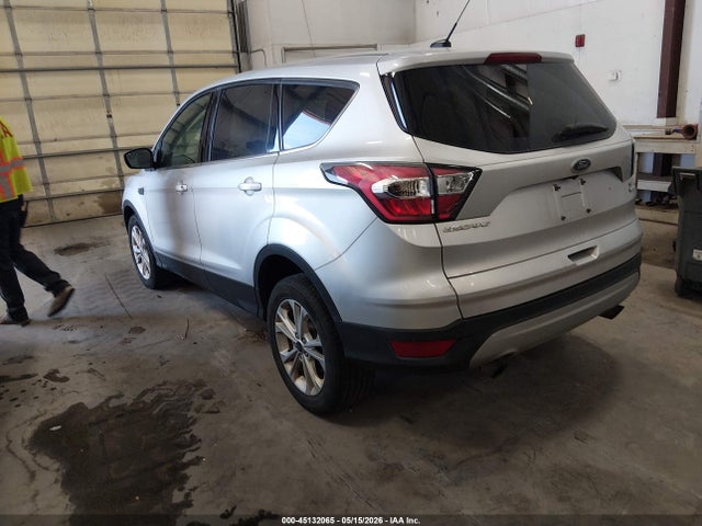 Продажа на аукционе авто 2017 Ford Escape Se, vin: 1FMCU0GD2HUB28587, номер лота: 45132065
