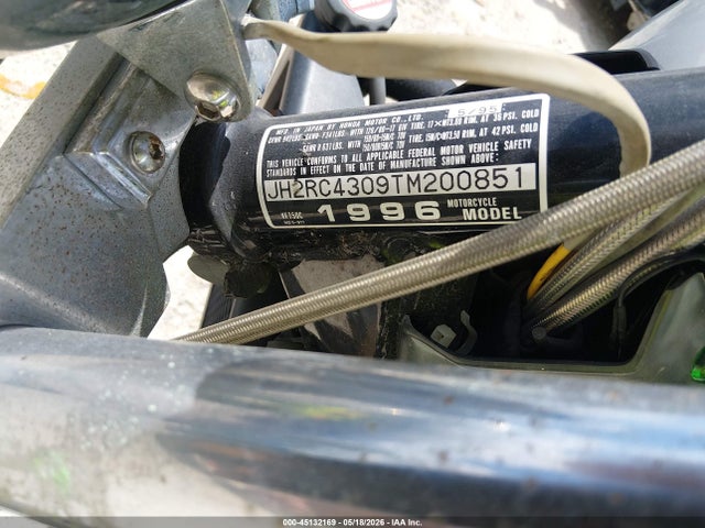 45132169 :رقم المزاد ، JH2RC4309TM200851 vin ، 1996 Honda Vf750 C مزاد بيع
