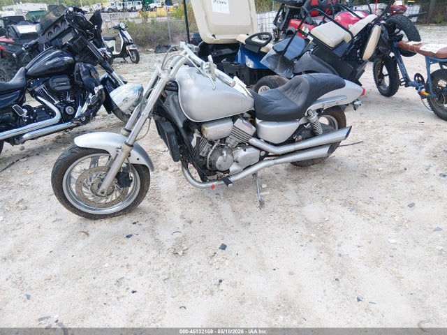 45132169 :رقم المزاد ، JH2RC4309TM200851 vin ، 1996 Honda Vf750 C مزاد بيع