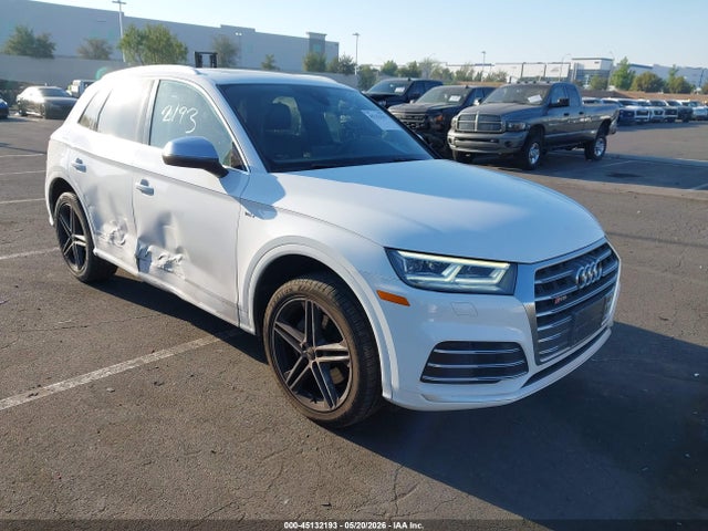 2018 WA1A4AFYXJ2156932 main image
