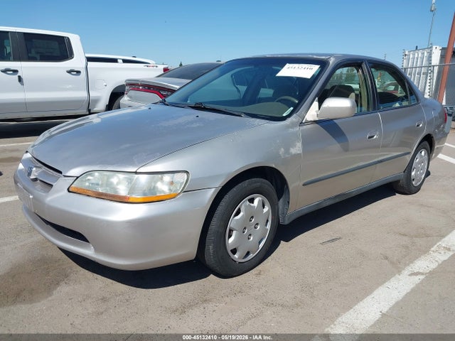 45132410 :رقم المزاد ، JHMCG6652XC015086 vin ، 1999 Honda Accord Lx مزاد بيع