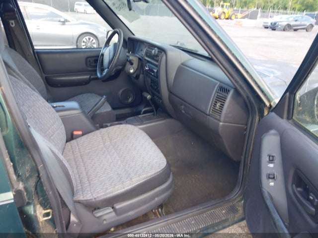 Продаж на аукціоні авто 2001 Jeep Cherokee Sport, vin: 1J4FF48S31L572230, номер лоту: 45132412