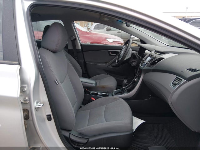 Продажа на аукционе авто 2015 Hyundai Elantra Se, vin: 5NPDH4AE2FH569746, номер лота: 45132417