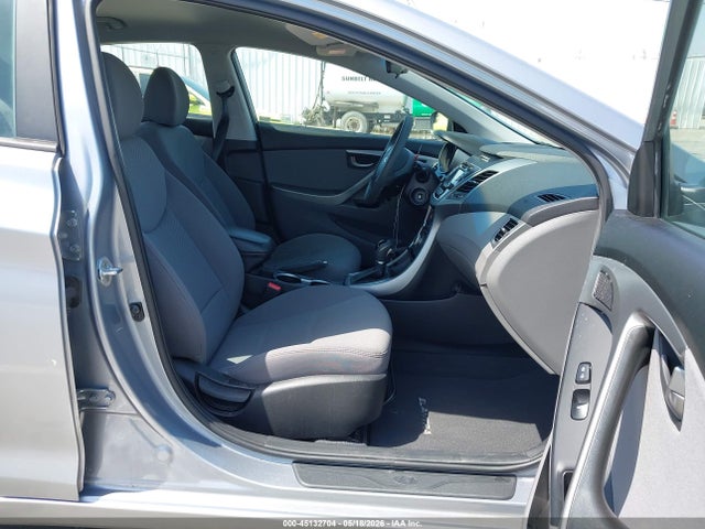 Продажа на аукционе авто 2016 Hyundai Elantra Se, vin: 5NPDH4AEXGH751647, номер лота: 45132704