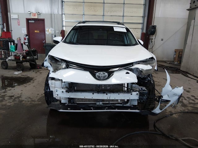 JTMRFREV7JJ189806 Toyota Rav4 Xle